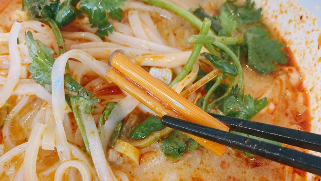トムヤムラーメンのレモングラス