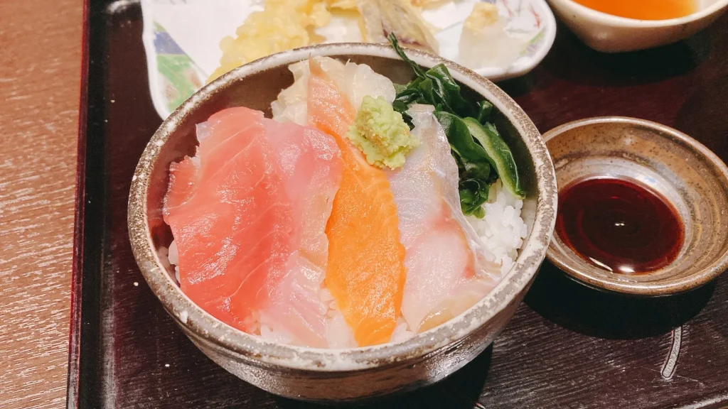江戸沢のミニ海鮮丼