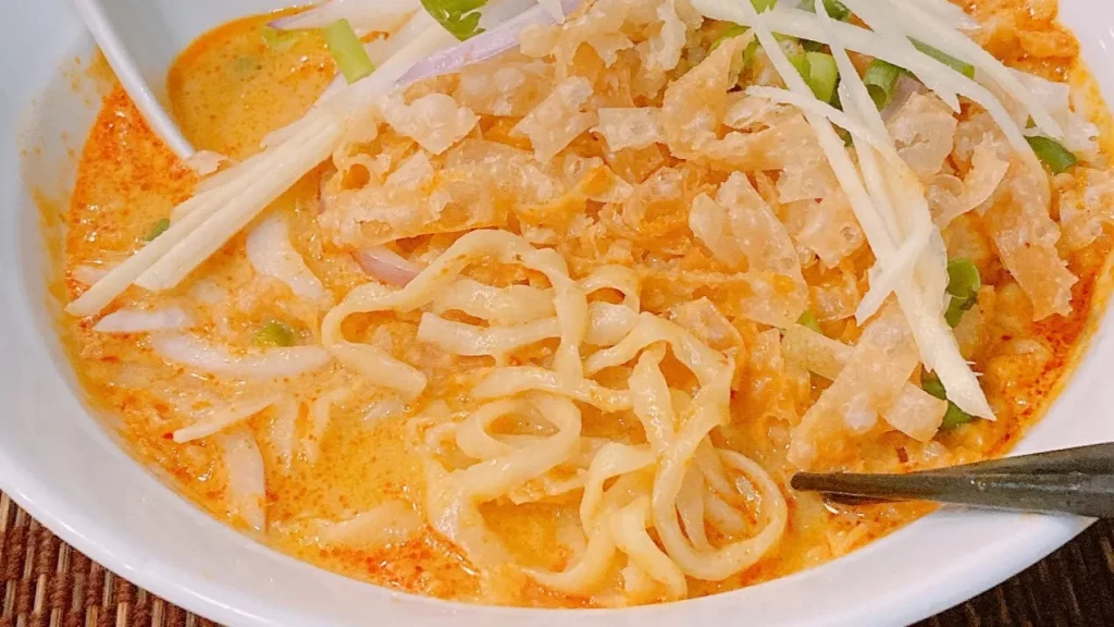 アロイちゃんのカオソイの麺