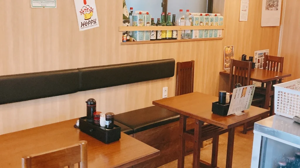 あづま家の店内