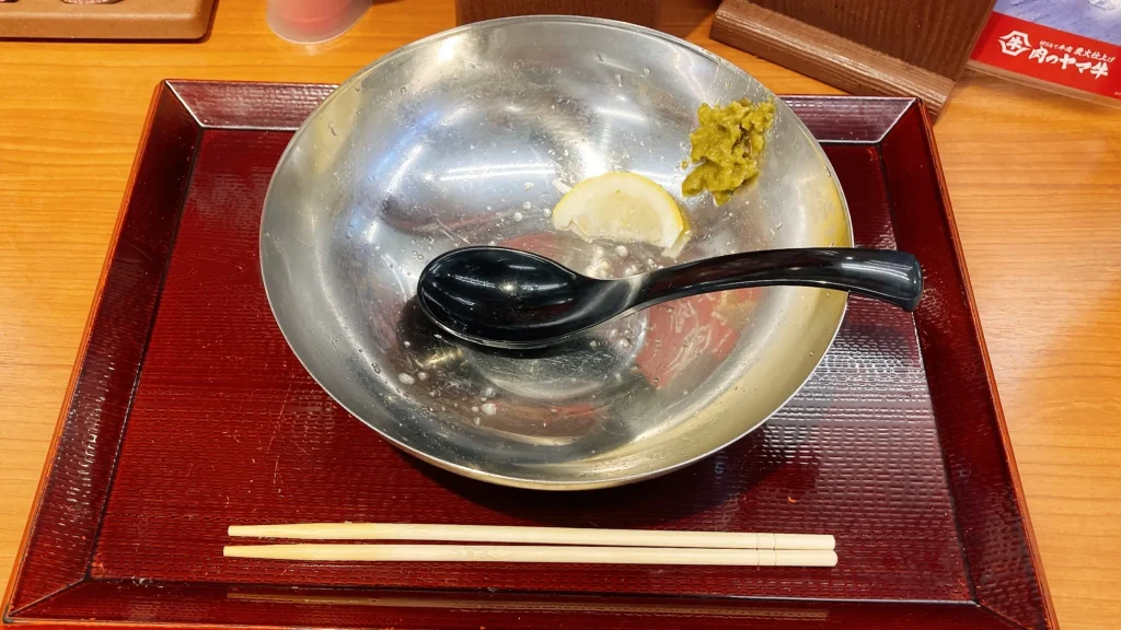 柚子おろし豚しゃぶ冷麺の空の食器