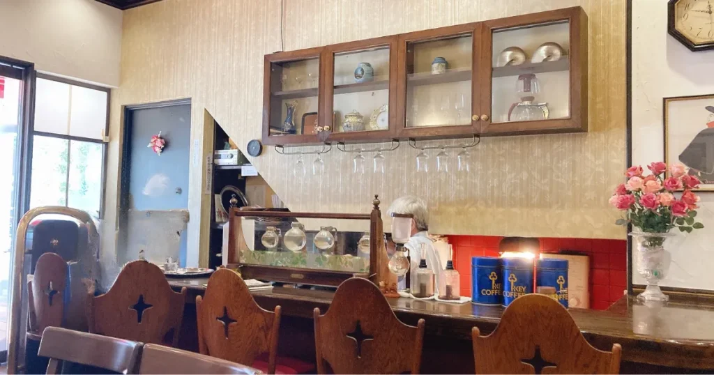 一丁目茶房の店内
