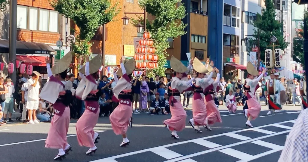 高円寺阿波踊り連の阿波踊り