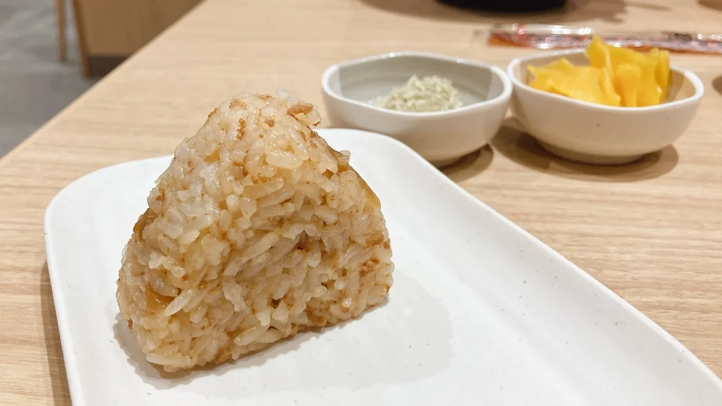 資さんうどんのかしわおにぎり