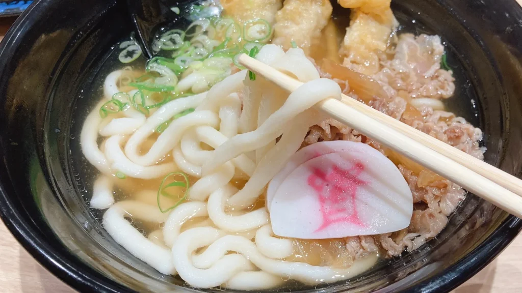 資さんうどんの麺