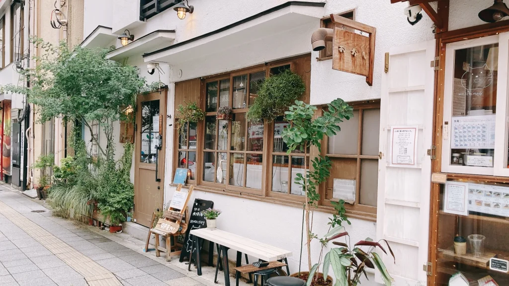 mogumoguovenの店前