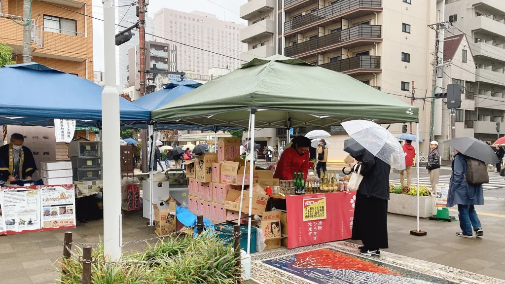 緑町公園内の弘前物産店