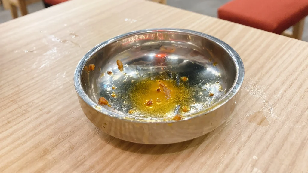 餃子のかっちゃんのおつまみメンマの皿