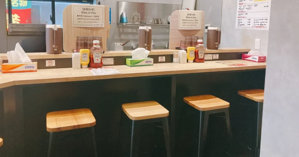 横綱バーガーの店内