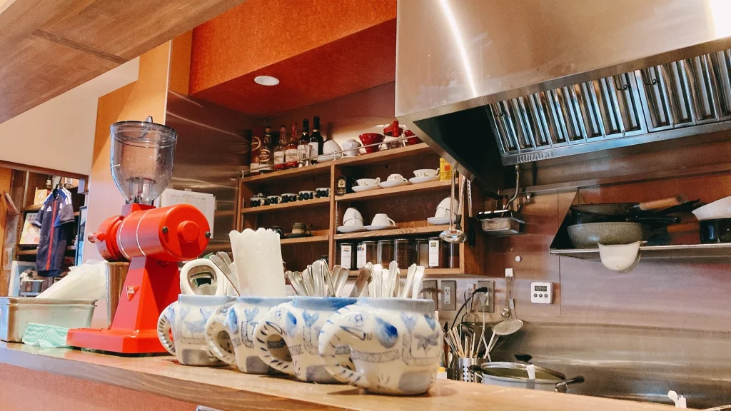 準喫茶ハーフタイムの店内