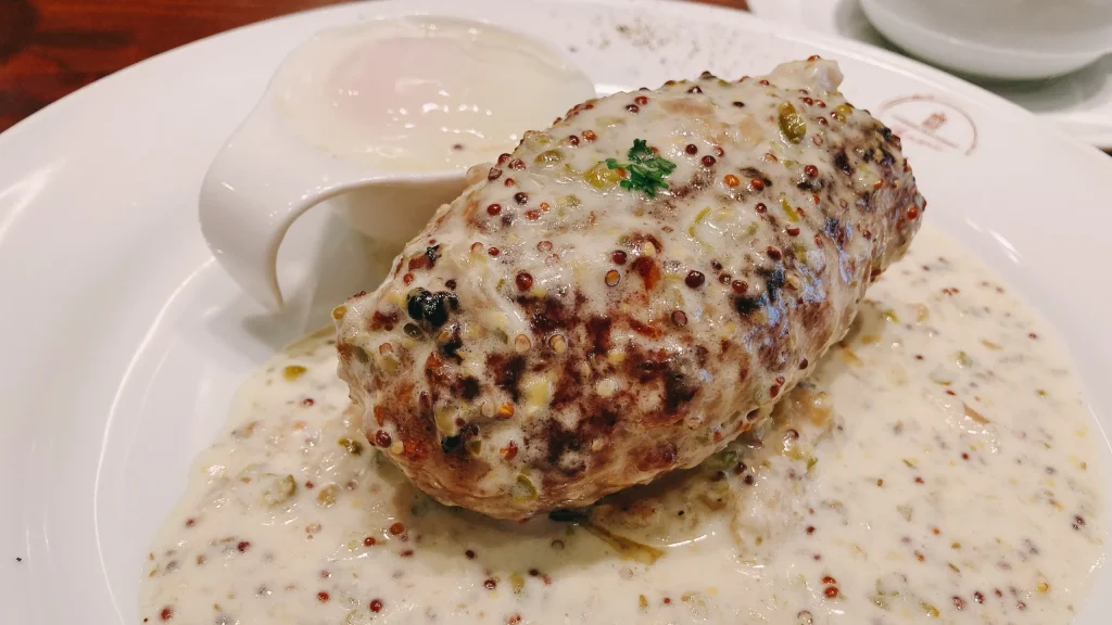 チャミのモッツァレラハンバーグクリームマスタードソース