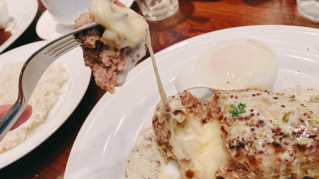 チャミのモッツァレラハンバーグ