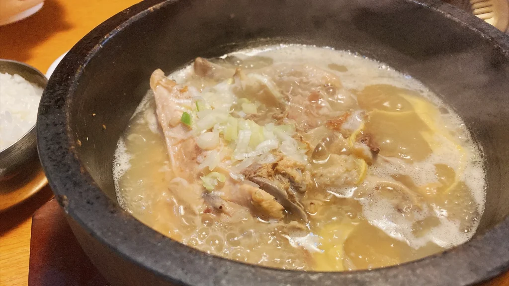 第一韓国館の参鶏湯アップ