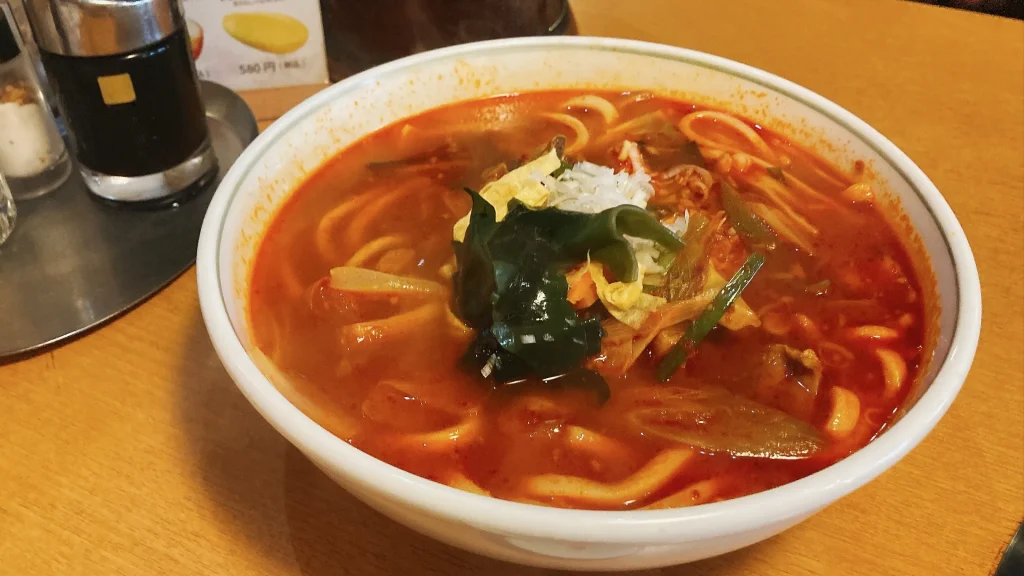 第一韓国館のカルビうどん